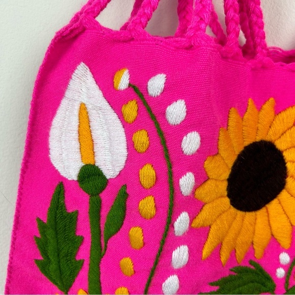 Embroidered Hammock floral hot pink tote bag - Picture 6 of 8